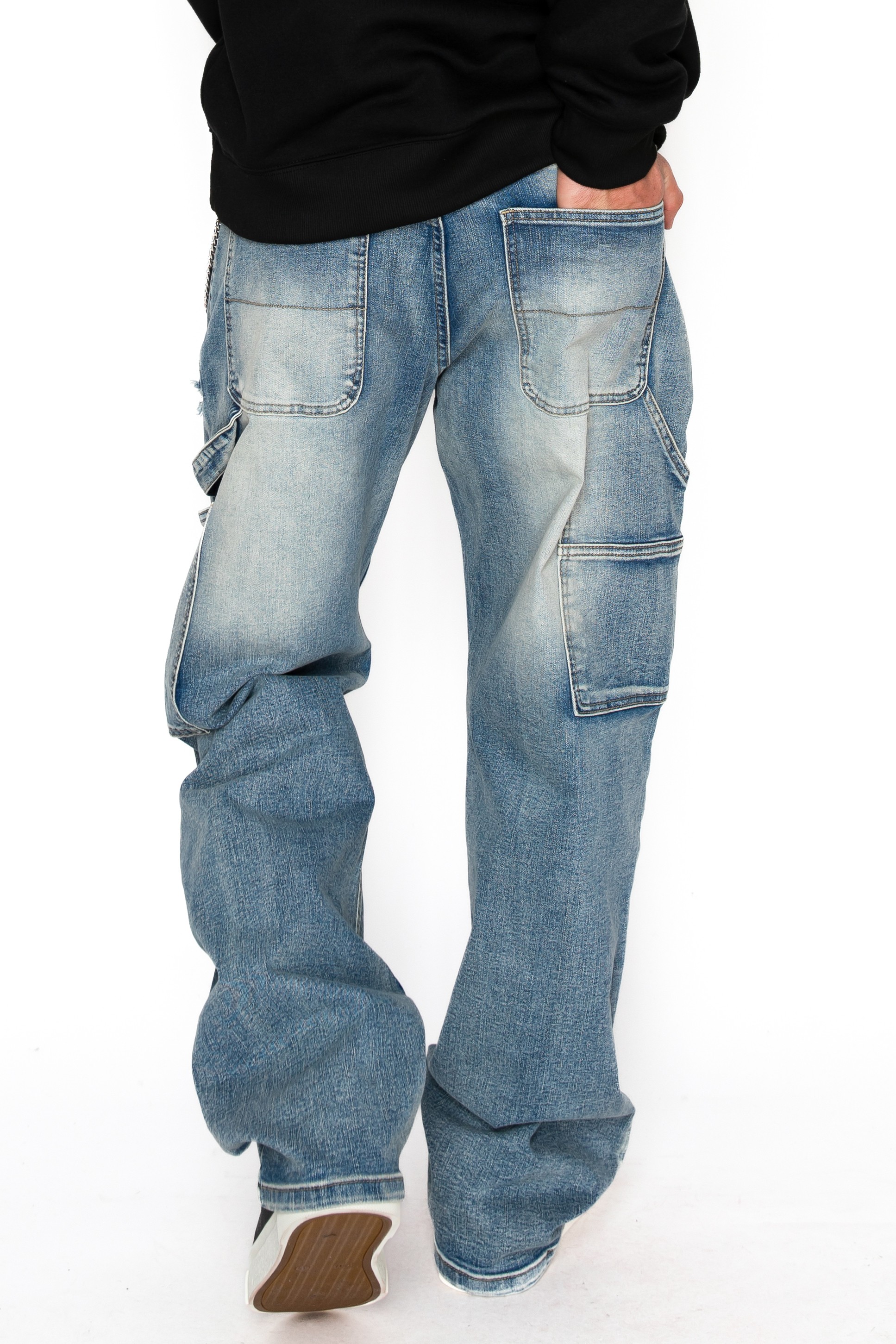 Baggy Distressed Carpenter Jeans in light wash blue